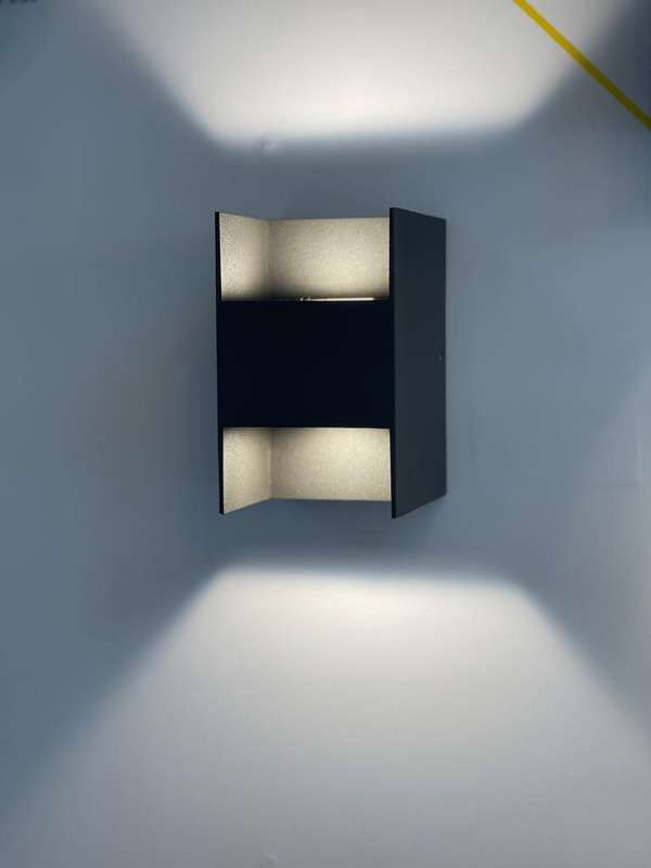 CAP2024 6W 3000K White LED Wall Lamp – Elegant & Weatherproof Outdoor Lighting