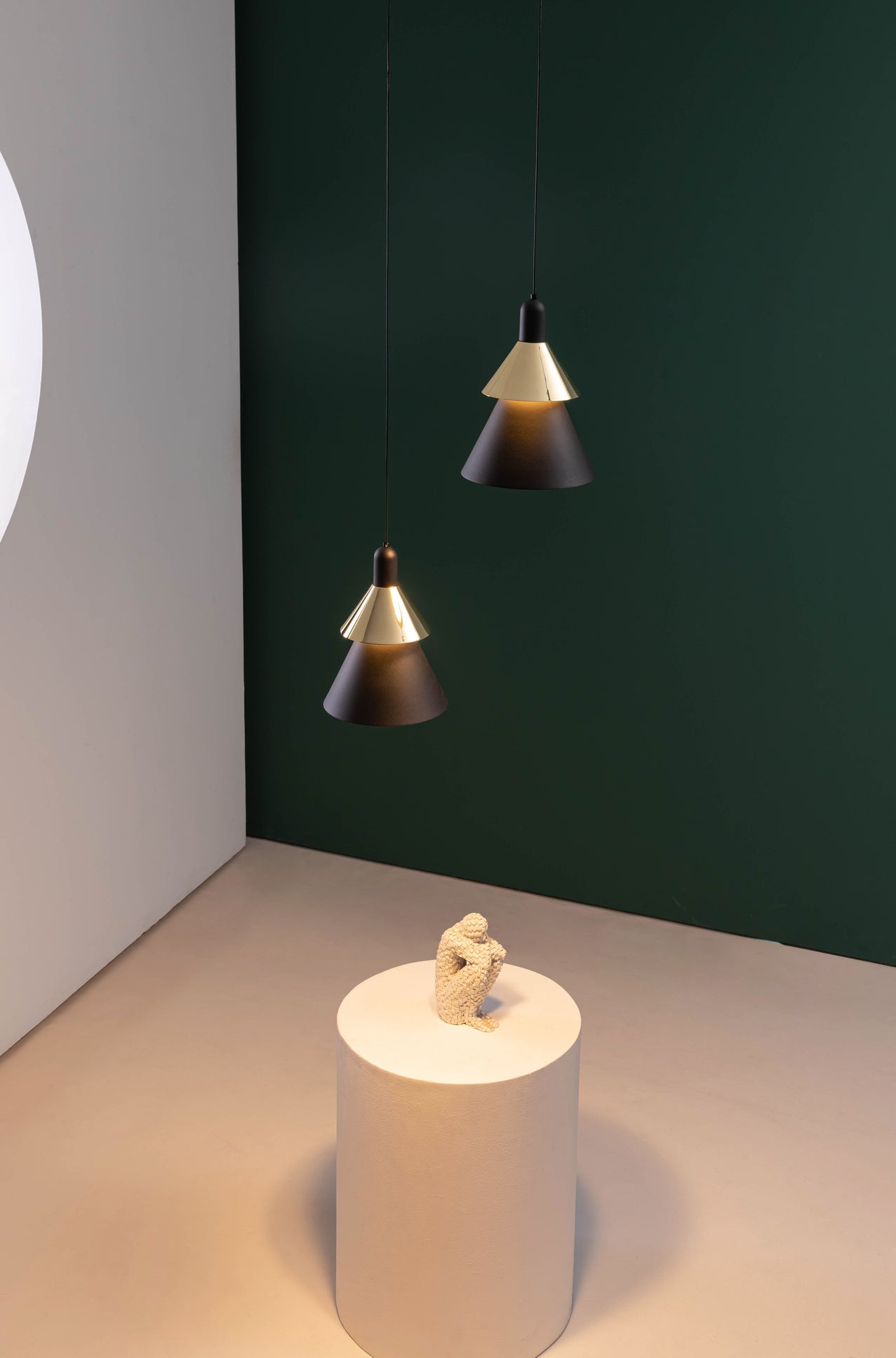 TRE-22801-8 8W 3000K Black & Gold LED Pendant Lamp – Elegant Accent Lighting with Warm Glow and Soph