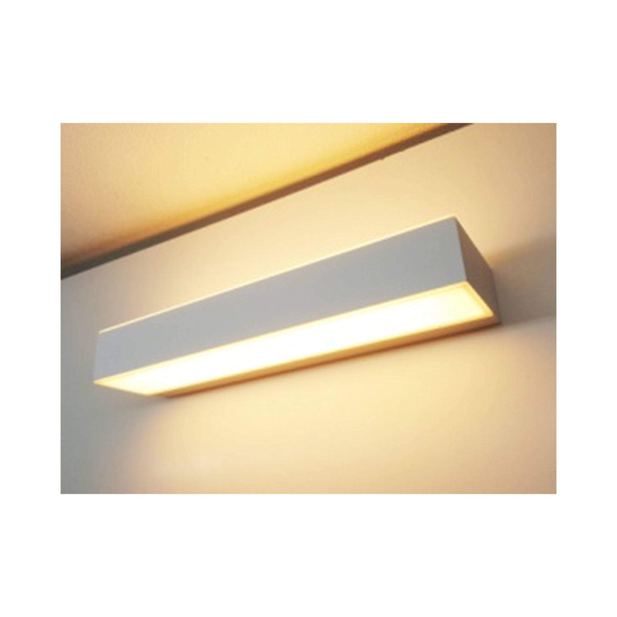 CAP-1152/S White 20W 2700K LED Wall Lamp – Elegant & Warm Lighting