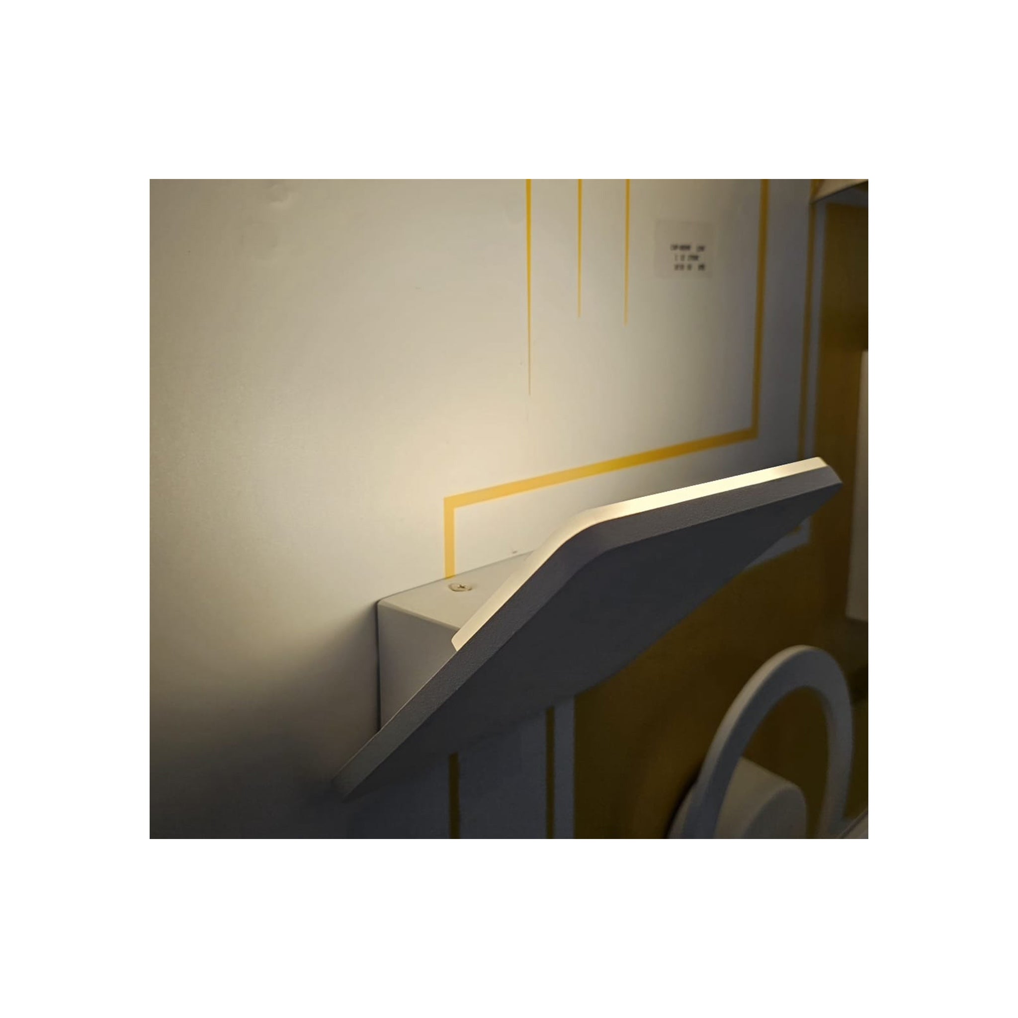 CAP-1056 12W 2700K LED Wall Lamp – Warm White, Energy-Efficient Lighting